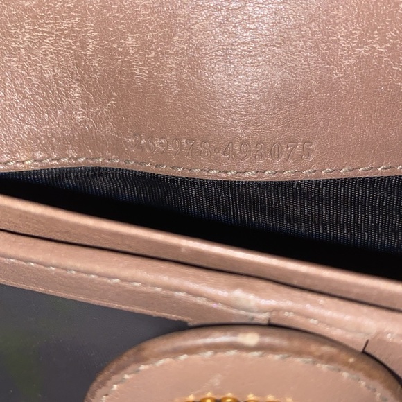 Gucci Authentic Logo Wallet - Picture 10 of 10